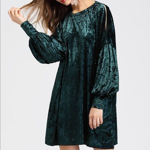 Velvet green short dress